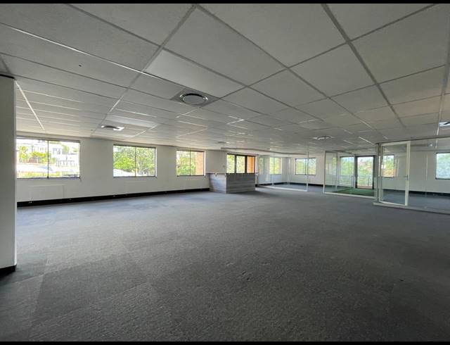 291.80M² OFFICE TO LET IN BRYANSTON